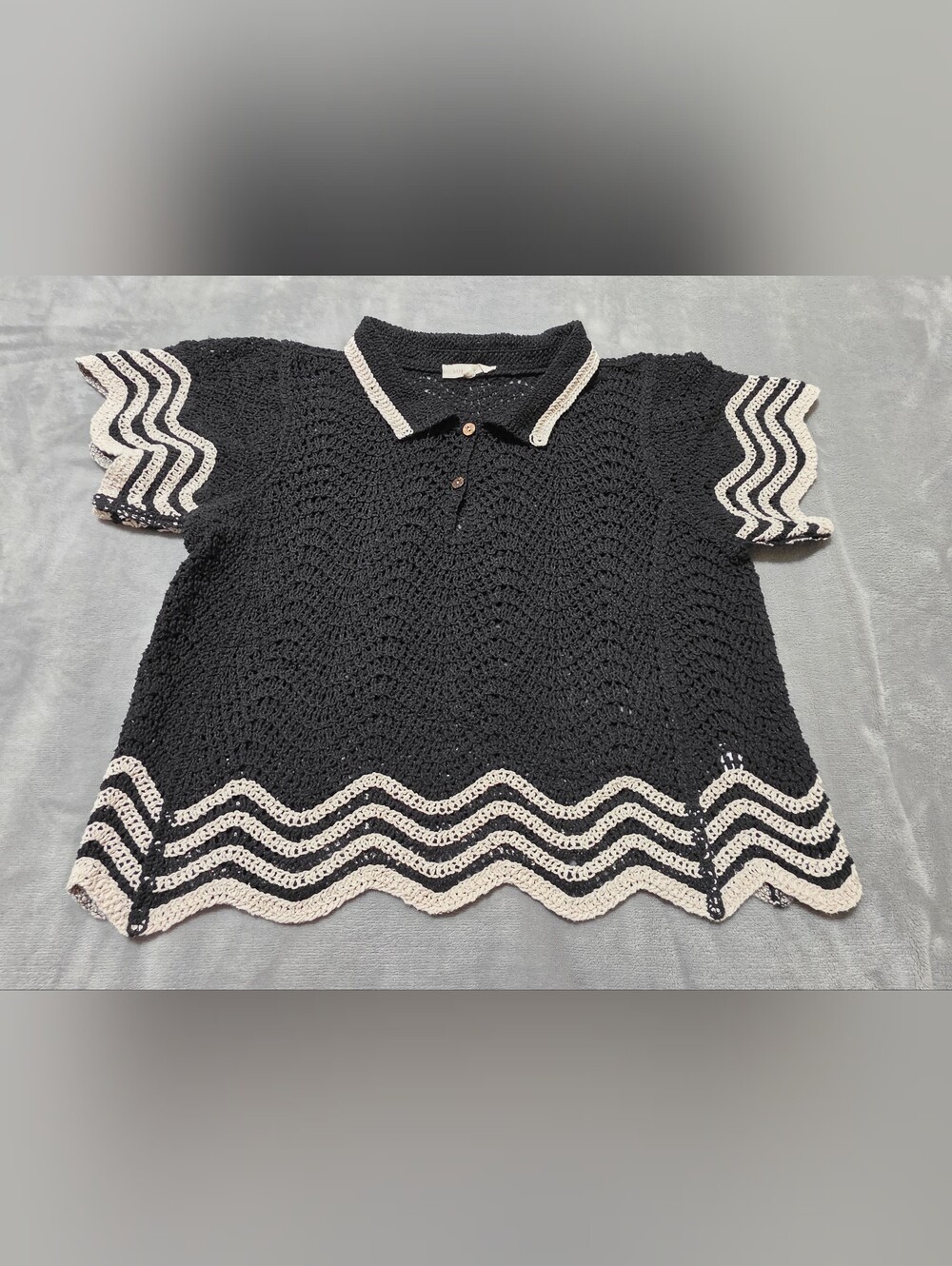 Solitaire Black Crochet Chevron Knit Polo Top Size Large